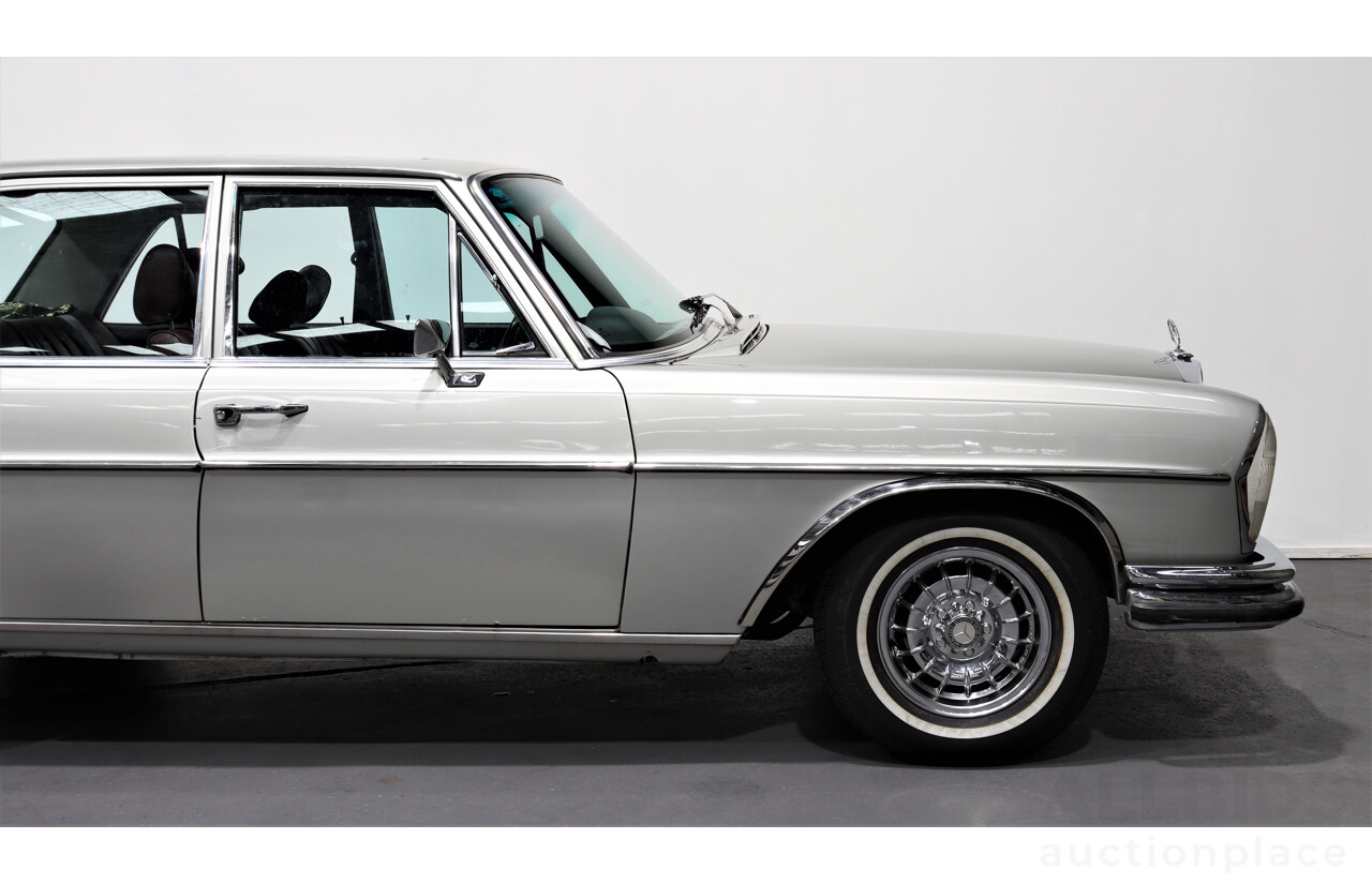 1/1972 Mercedes-Benz 280 SE 3.5  4d Sedan Silver Or Chrome 3.5L V8