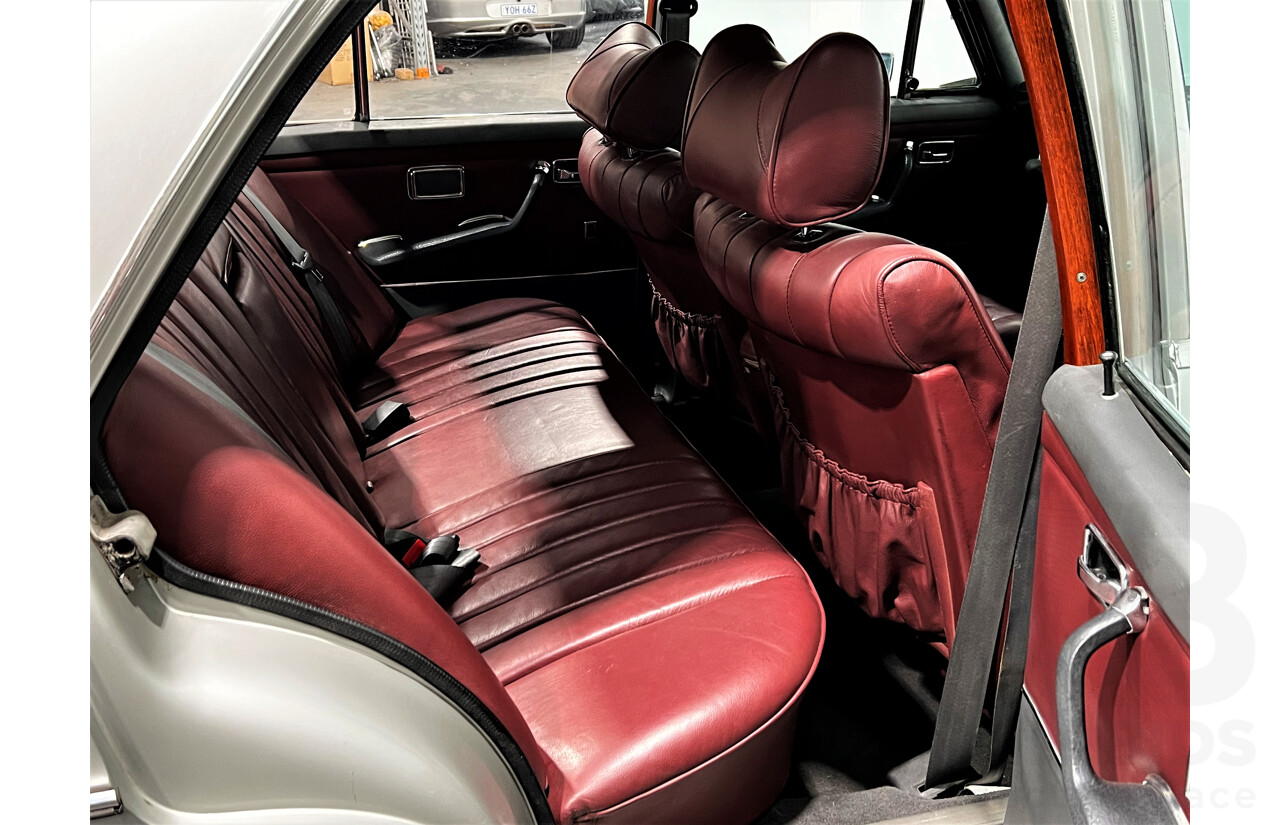 1/1972 Mercedes-Benz 280 SE 3.5  4d Sedan Silver Or Chrome 3.5L V8