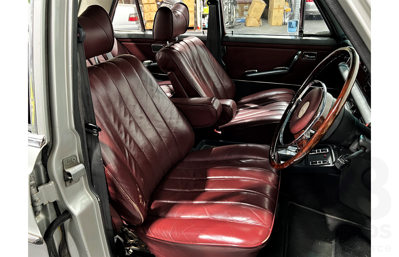 1/1972 Mercedes-Benz 280 SE 3.5  4d Sedan Silver Or Chrome 3.5L V8