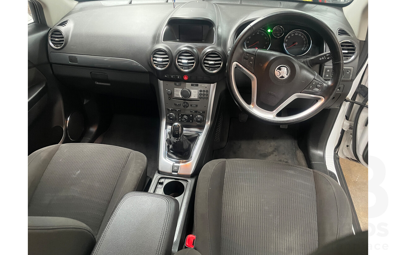 5/2013 Holden Captiva 5 LT (fwd) CG MY13 4d Wagon White 2.4L