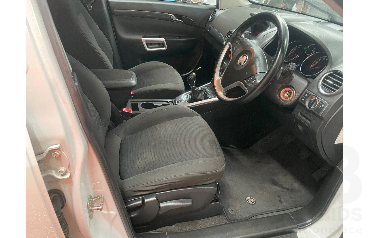 5/2013 Holden Captiva 5 LT (fwd) CG MY13 4d Wagon White 2.4L