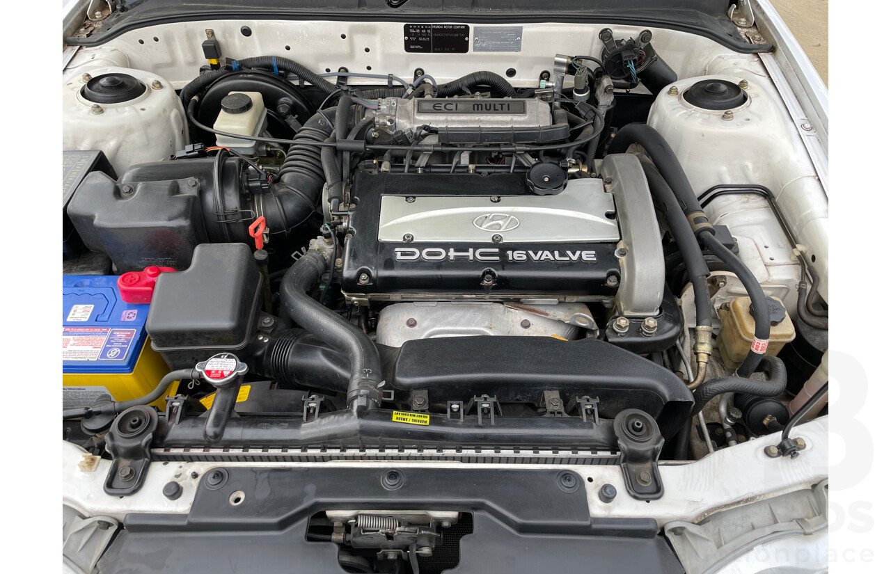 4/1998 Hyundai Sonata GLE  4d Sedan White 2.0L