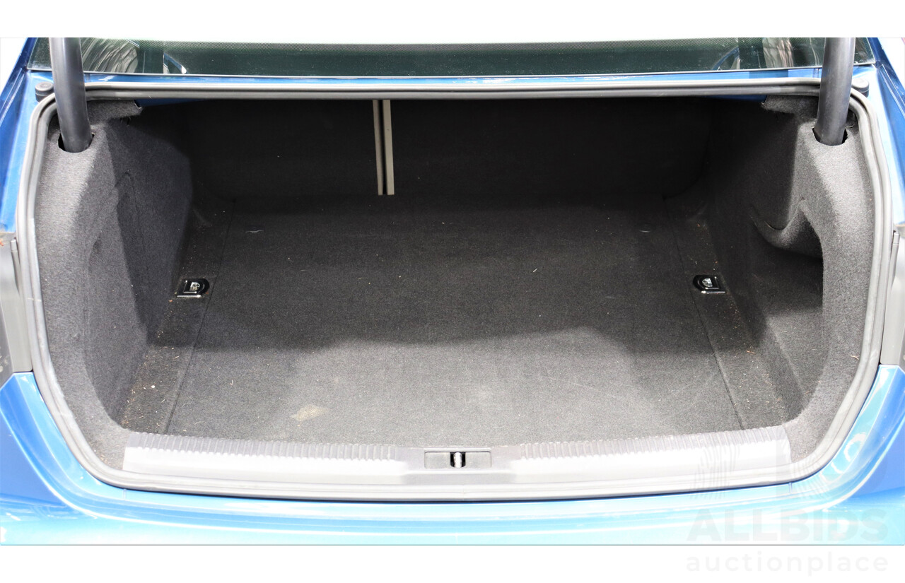 11/2009 Audi A4 2.0 TFSI Quattro B8 (8K) 4d Sedan Blue 2.0L