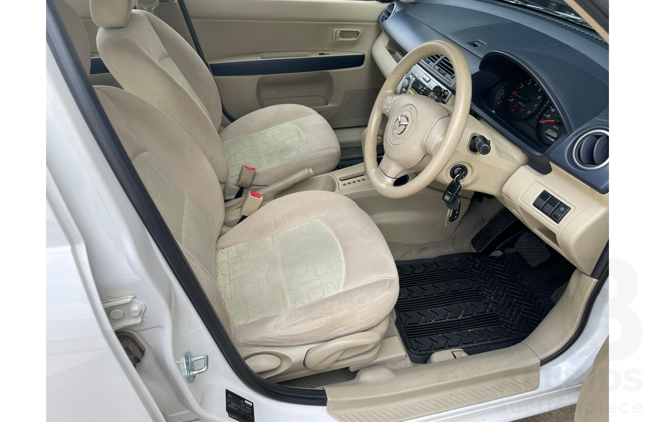 5/2003 Mazda Mazda2 MAXX DY 5d Hatchback White 1.5L