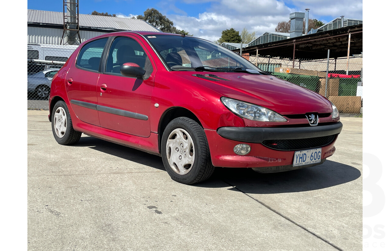 8/2003 Peugeot 206 XT  5d Hatchback Red 1.6L