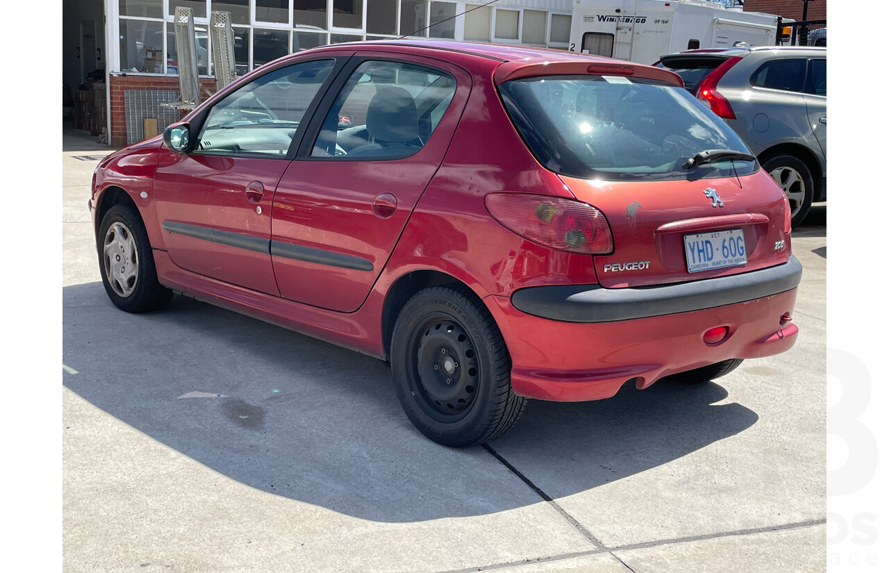 8/2003 Peugeot 206 XT  5d Hatchback Red 1.6L