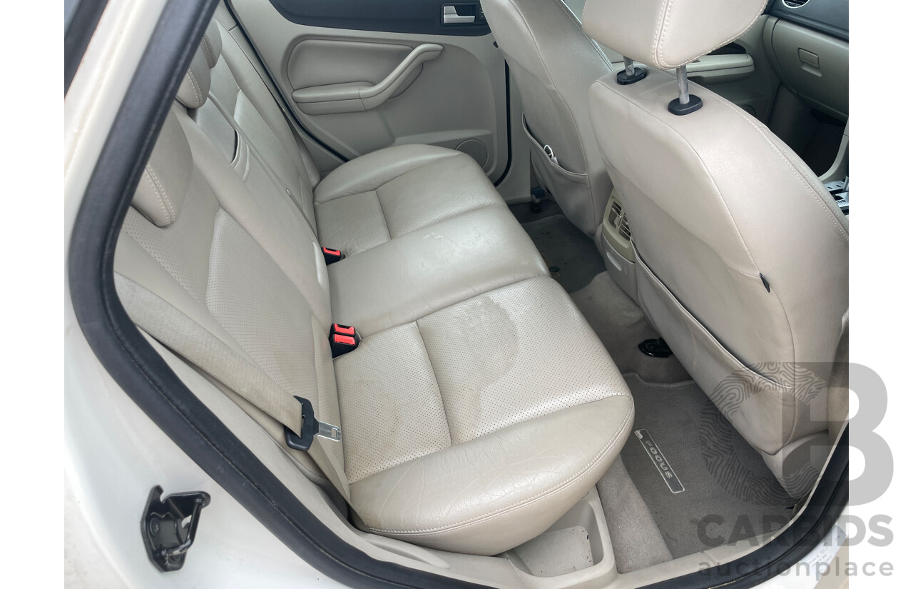 7/2005 Ford Focus GHIA LS 4d Sedan White 2.0L