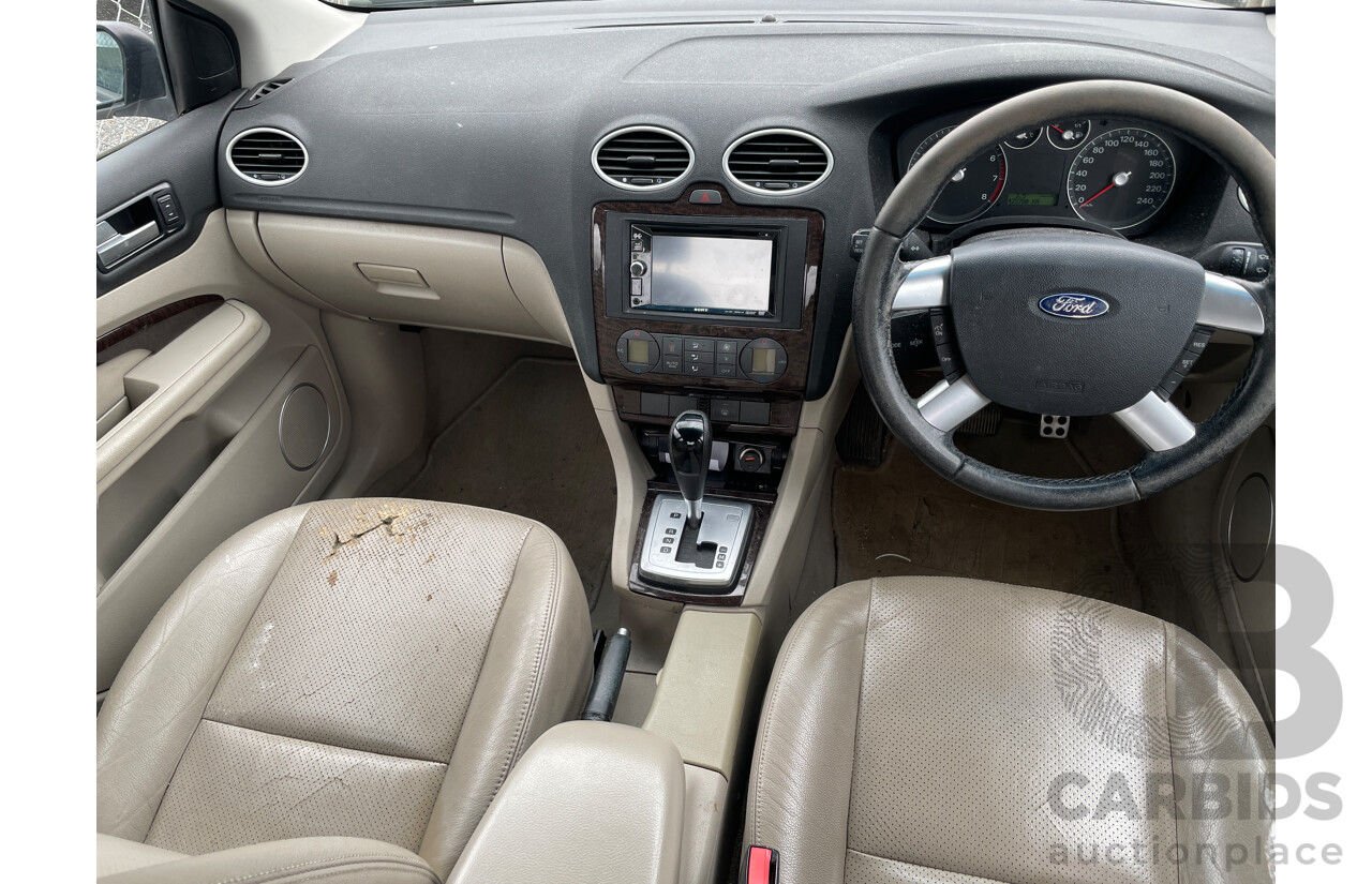 7/2005 Ford Focus GHIA LS 4d Sedan White 2.0L