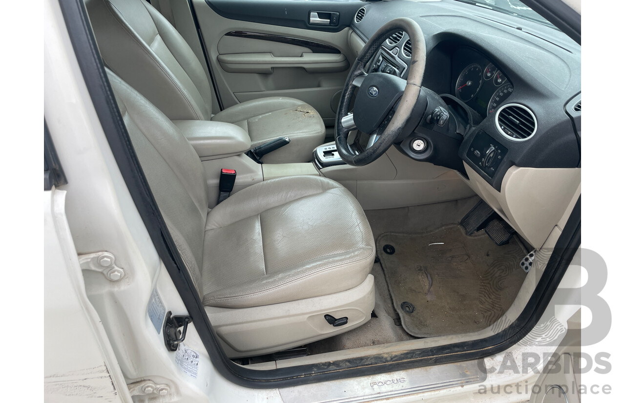 7/2005 Ford Focus GHIA LS 4d Sedan White 2.0L