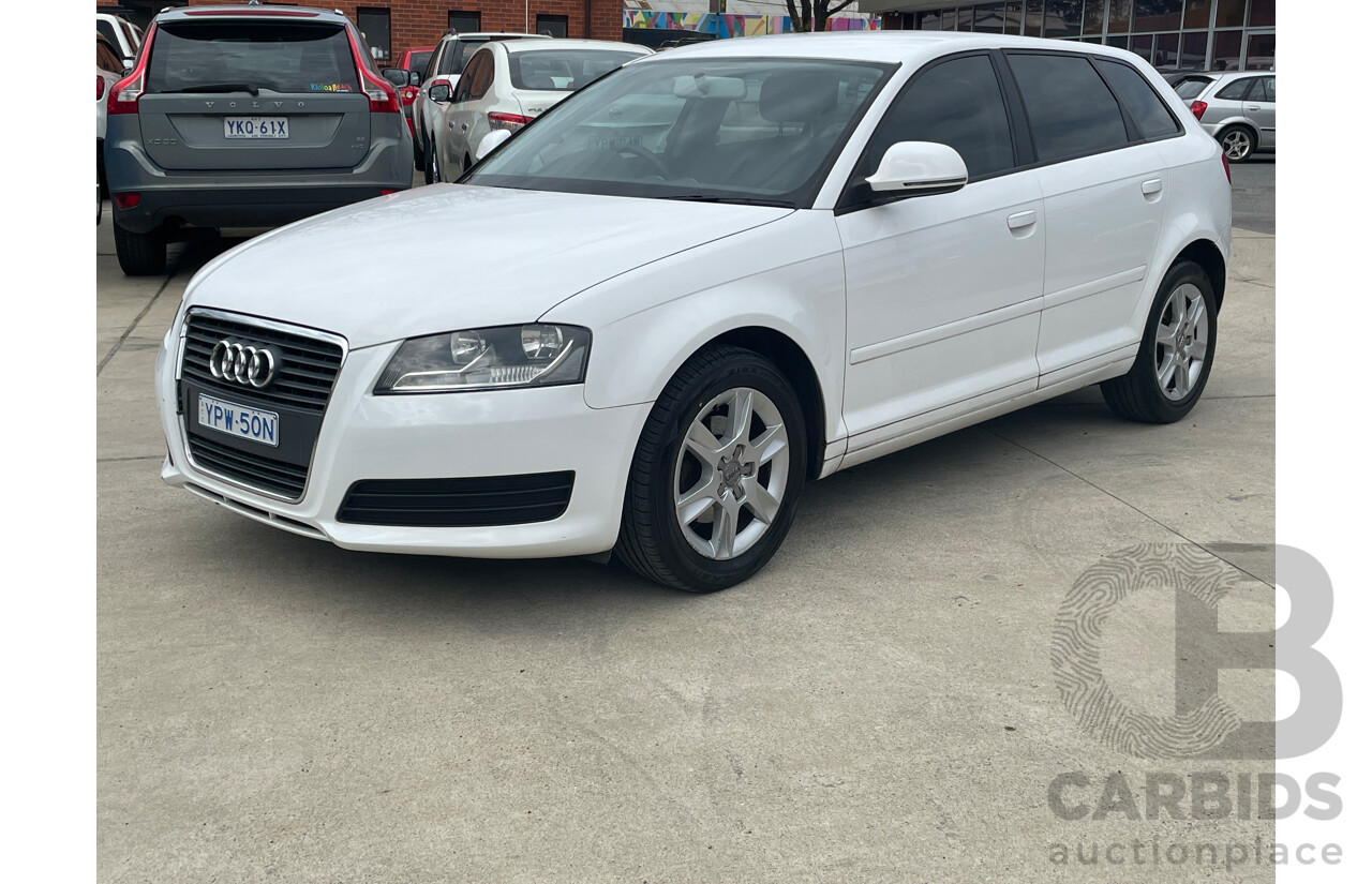 2/2009 Audi A3 Sportback 1.6 Attraction 8P 5d Hatchback White 1.6L