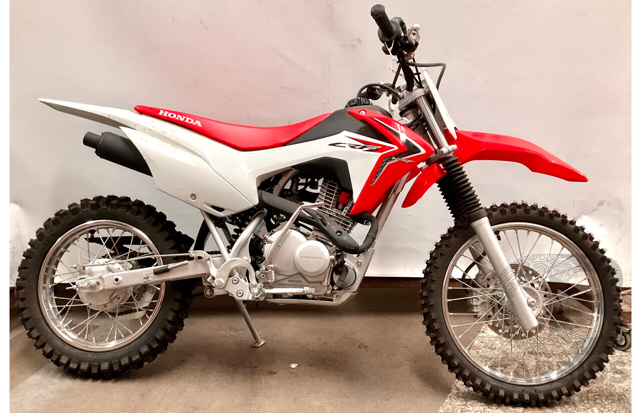 Motorcycle - Honda CRF125F 125cc - Red/White