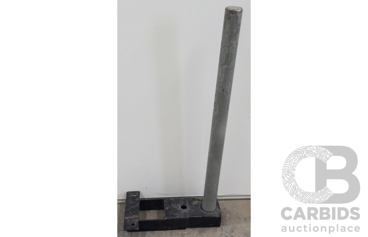 Custom Made Tow Bar Mount With Steel Pole