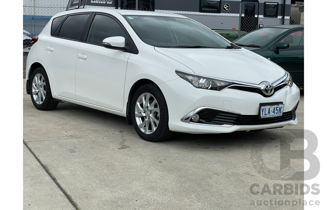 2/2016 Toyota Corolla Ascent Sport ZRE182R 5d Hatchback White 1.8L