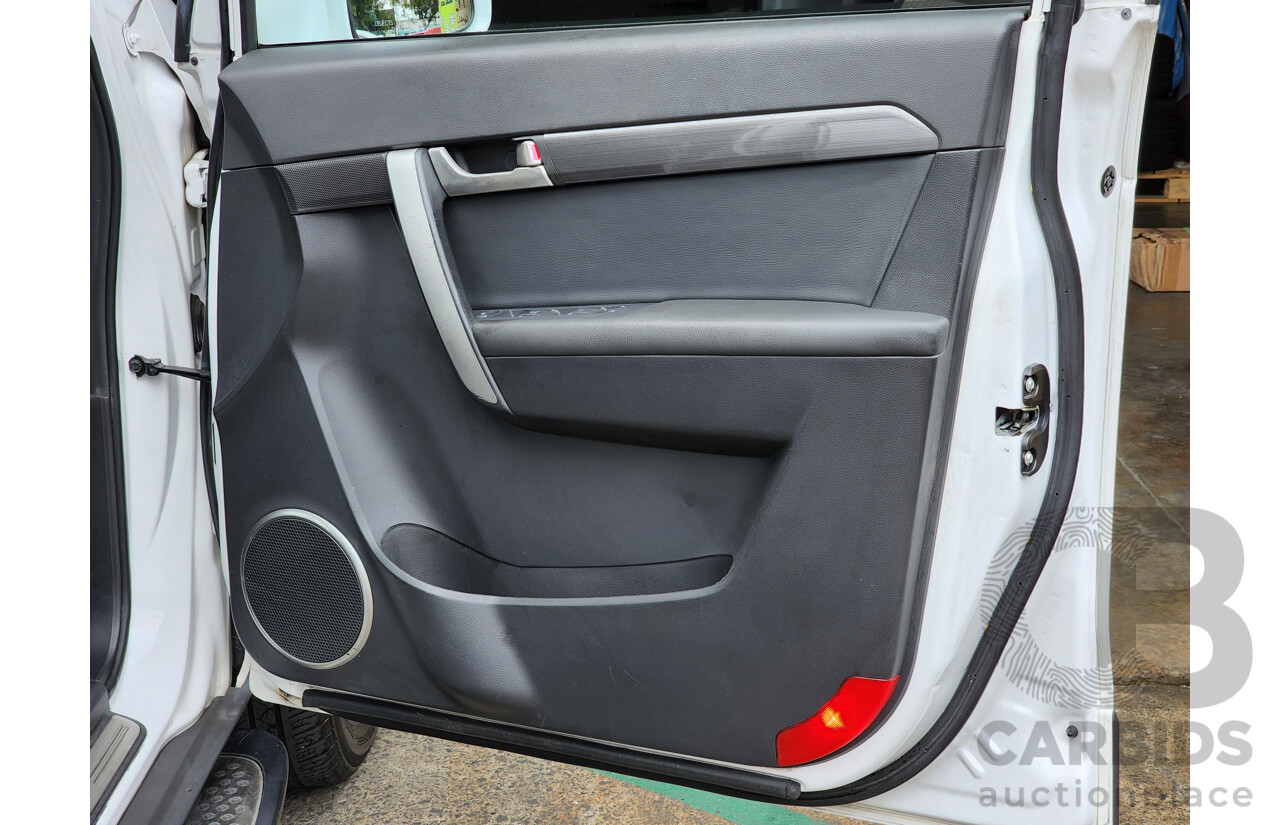 5/2010 Holden Captiva LX (4x4) CG MY10 4d Wagon White 2.0L Turbo Diesel - 7 Seater