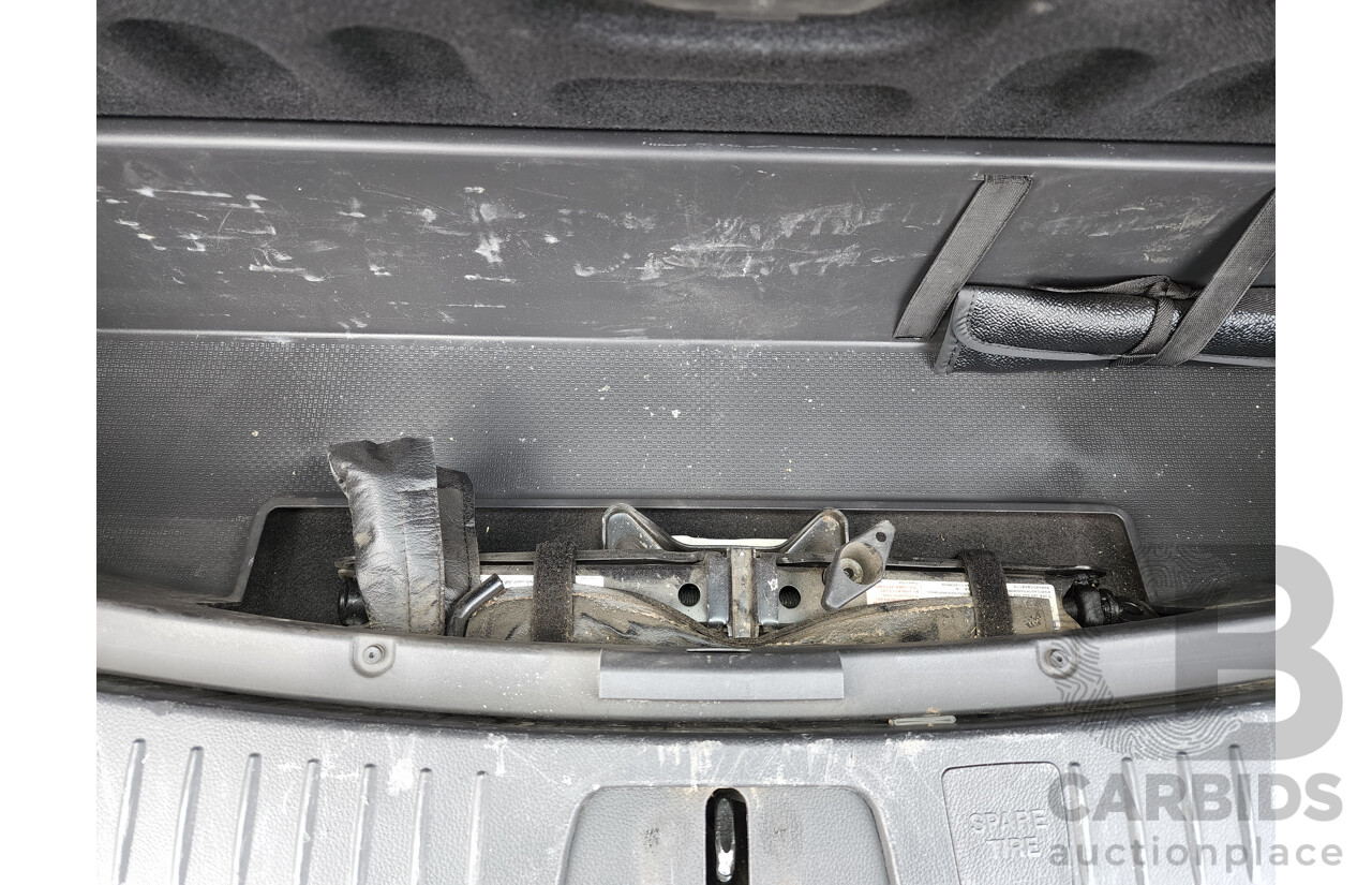 5/2010 Holden Captiva LX (4x4) CG MY10 4d Wagon White 2.0L Turbo Diesel - 7 Seater