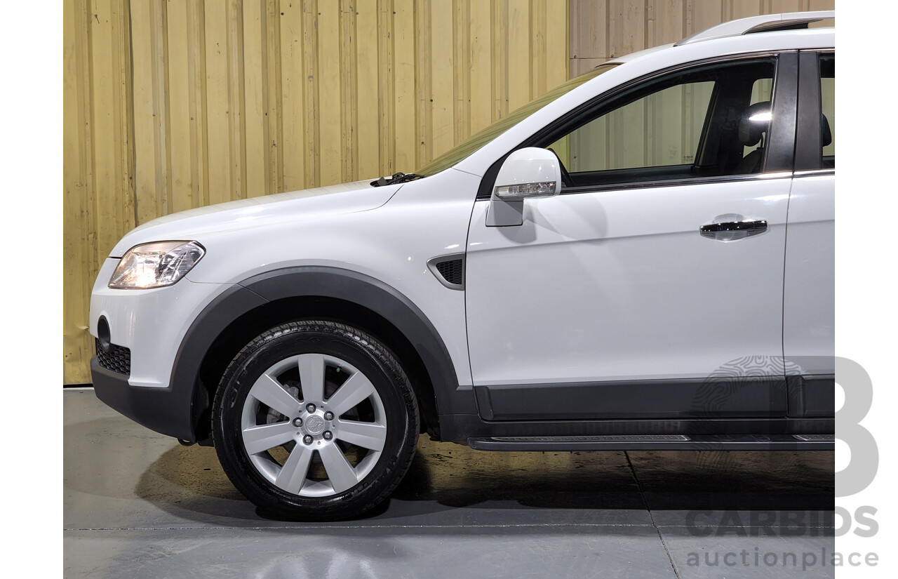 5/2010 Holden Captiva LX (4x4) CG MY10 4d Wagon White 2.0L Turbo Diesel - 7 Seater