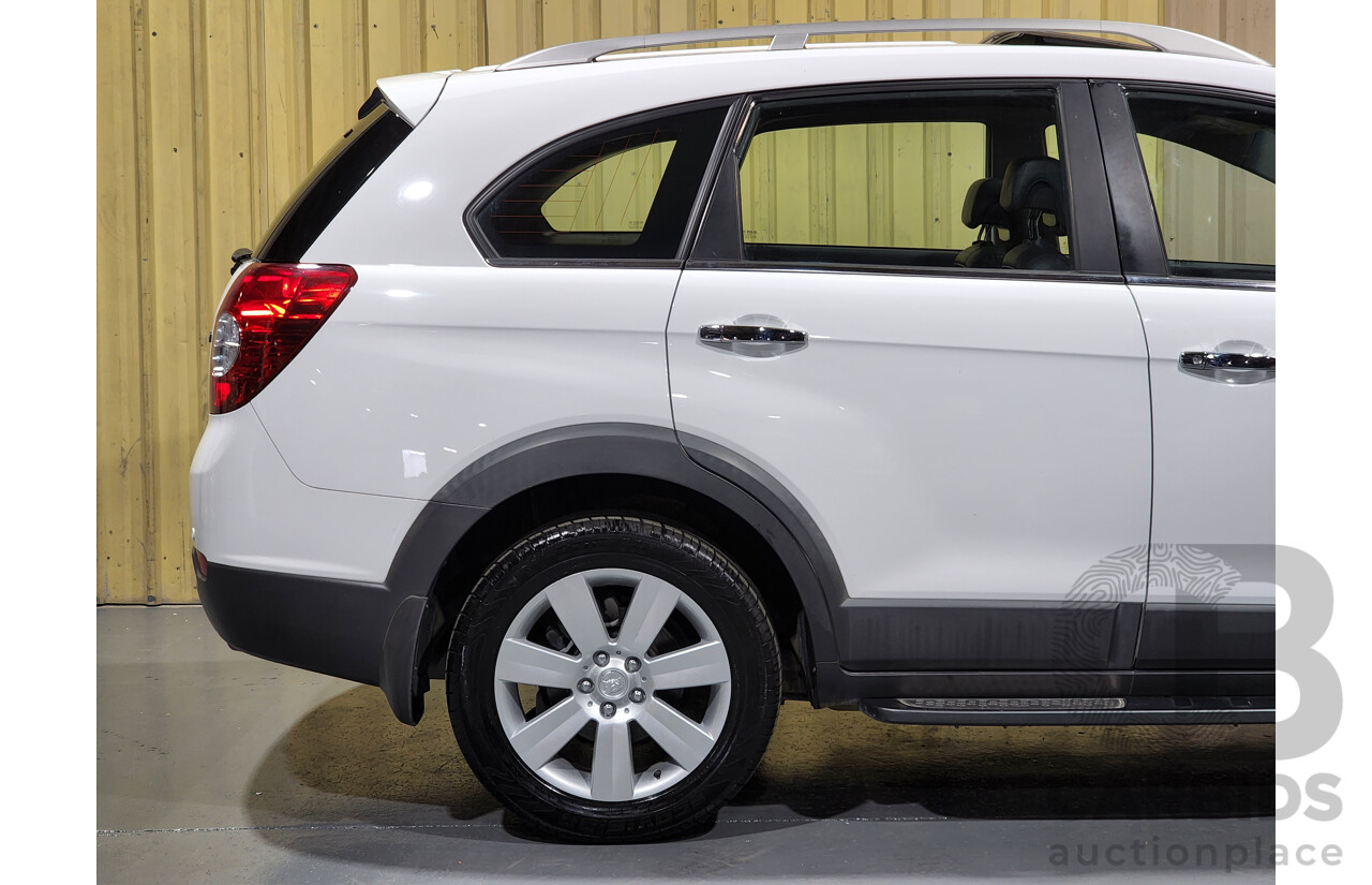 5/2010 Holden Captiva LX (4x4) CG MY10 4d Wagon White 2.0L Turbo Diesel - 7 Seater