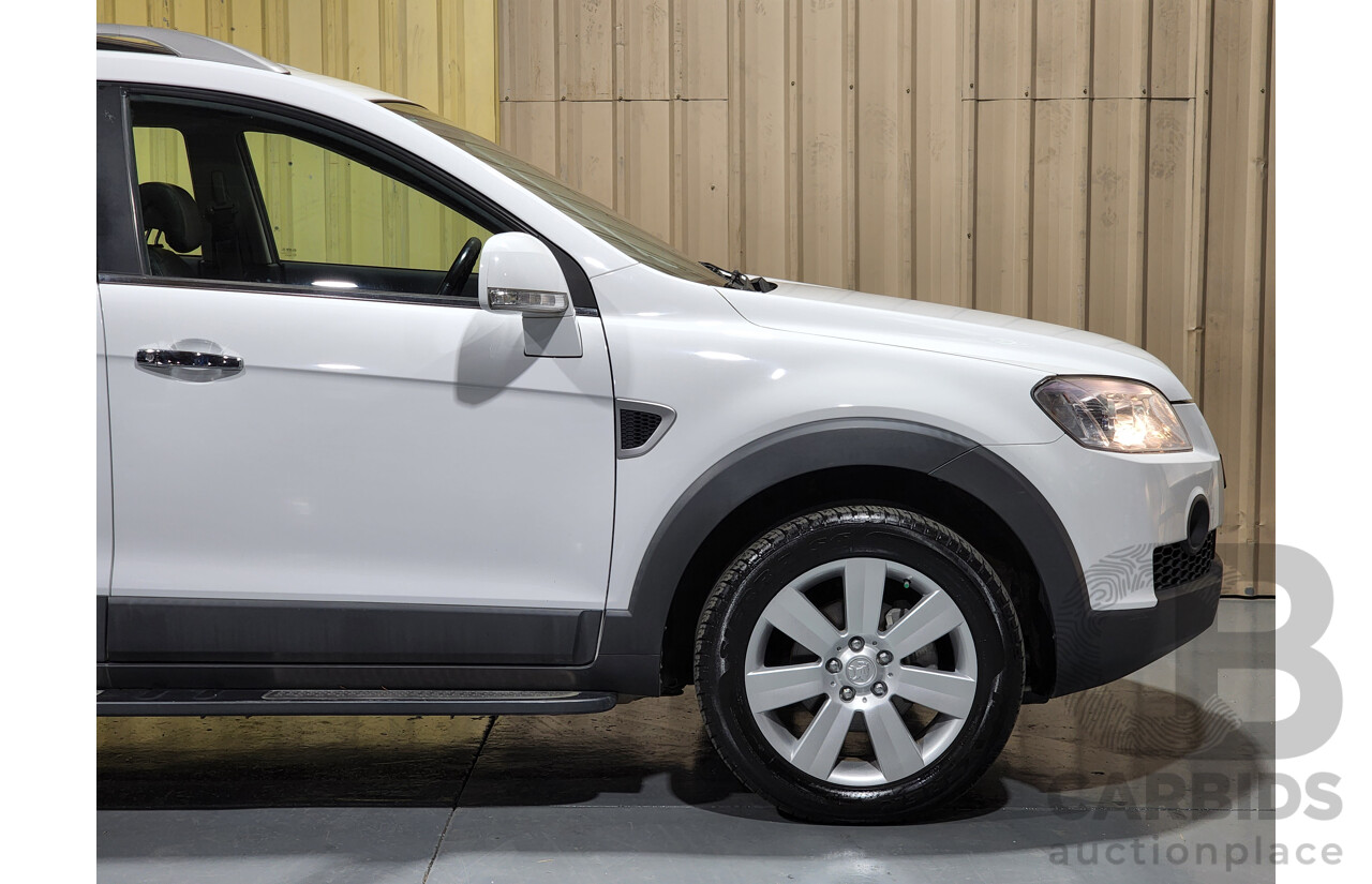 5/2010 Holden Captiva LX (4x4) CG MY10 4d Wagon White 2.0L Turbo Diesel - 7 Seater