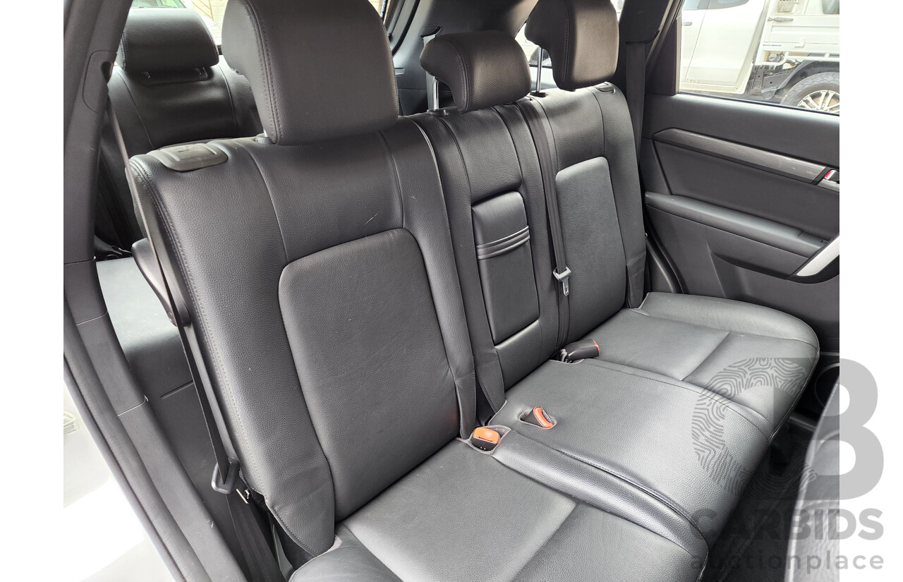 5/2010 Holden Captiva LX (4x4) CG MY10 4d Wagon White 2.0L Turbo Diesel - 7 Seater