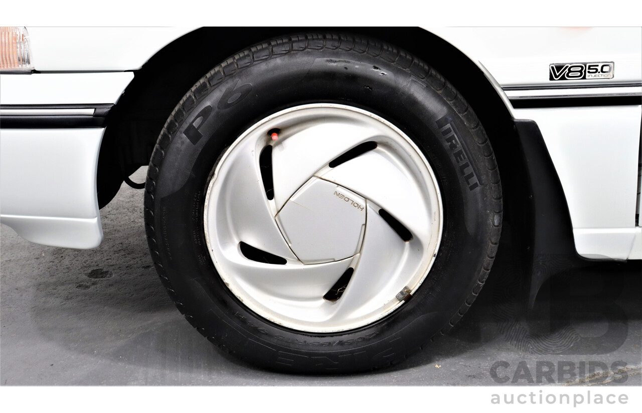3/1993 Holden Berlina LX VPII 4d Sedan White 5.0L V8