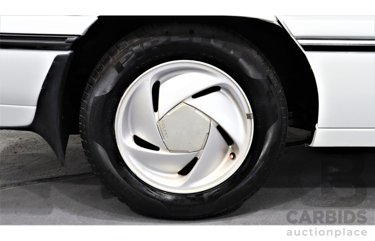 3/1993 Holden Berlina LX VPII 4d Sedan White 5.0L V8