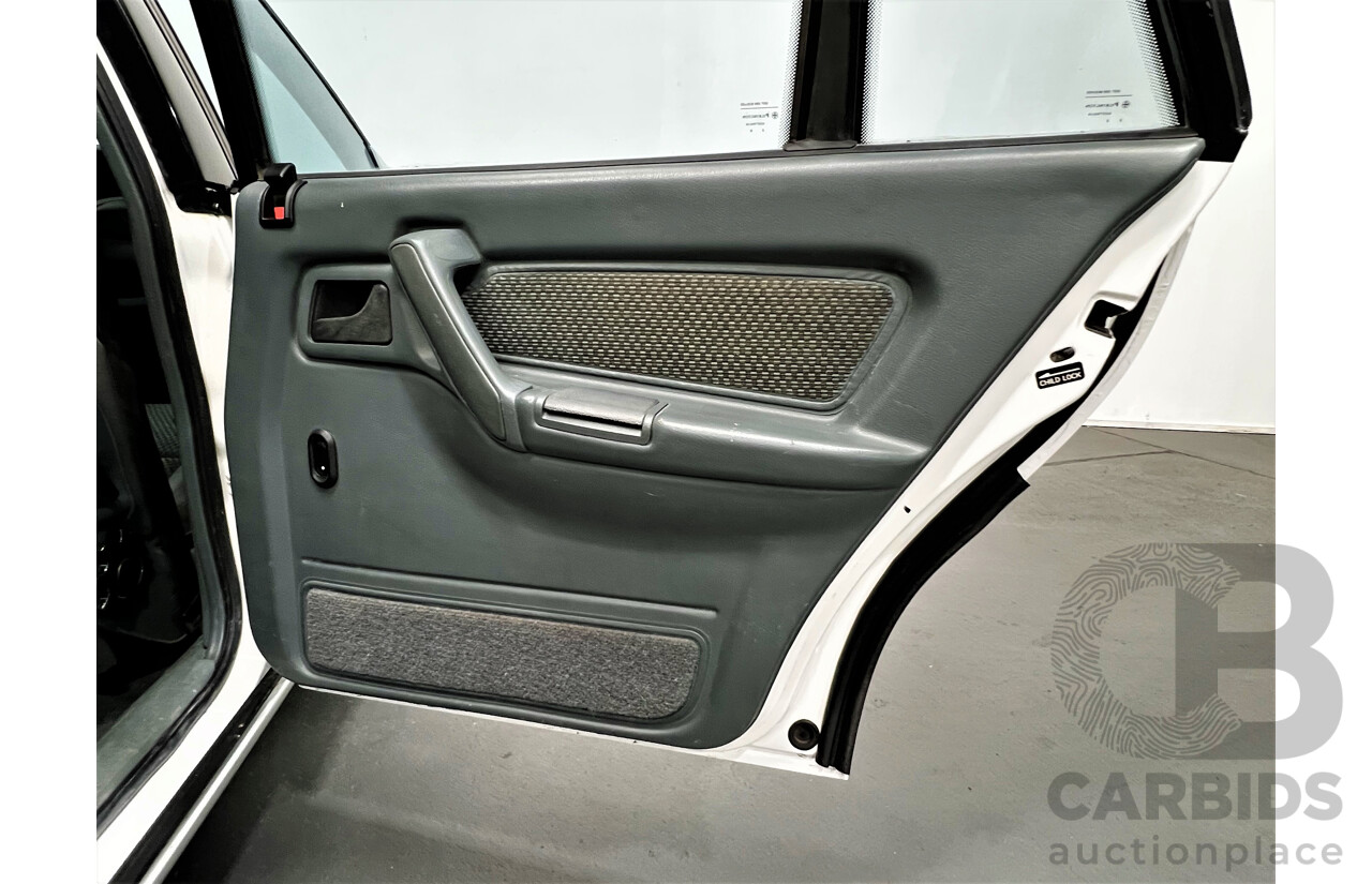 3/1993 Holden Berlina LX VPII 4d Sedan White 5.0L V8