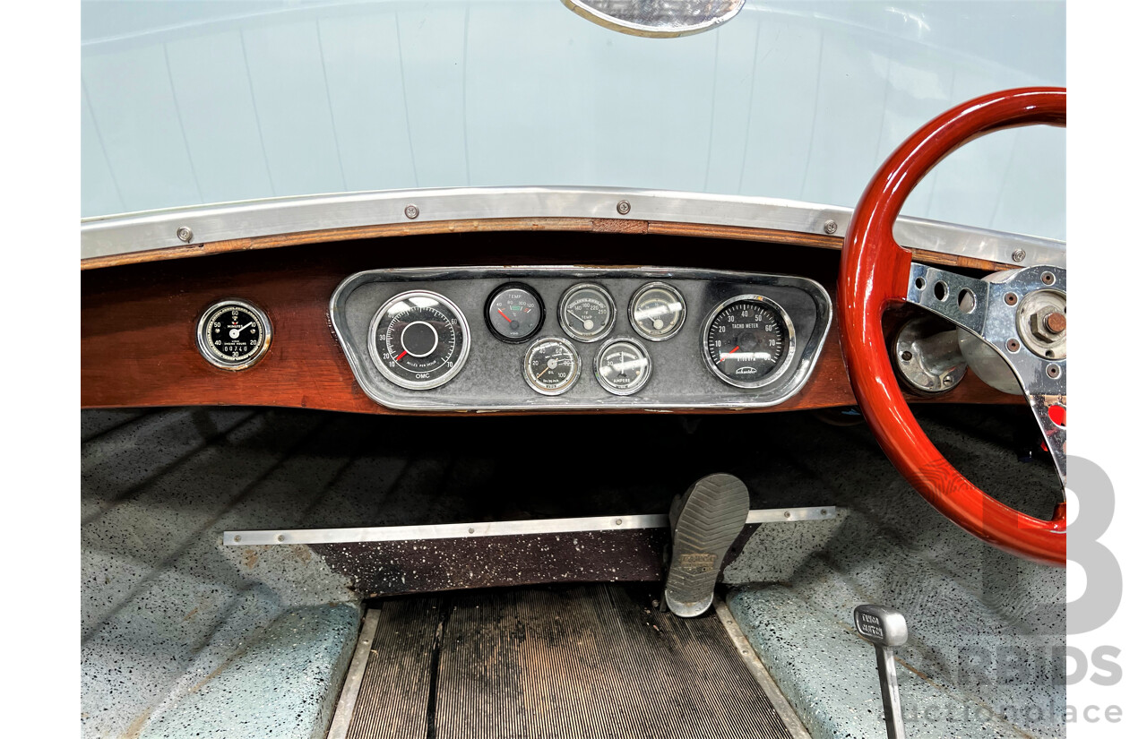 1967 Peter Williams Walkabout Classic Ski Boat & 01/1988 Home-Built Boat Trailer