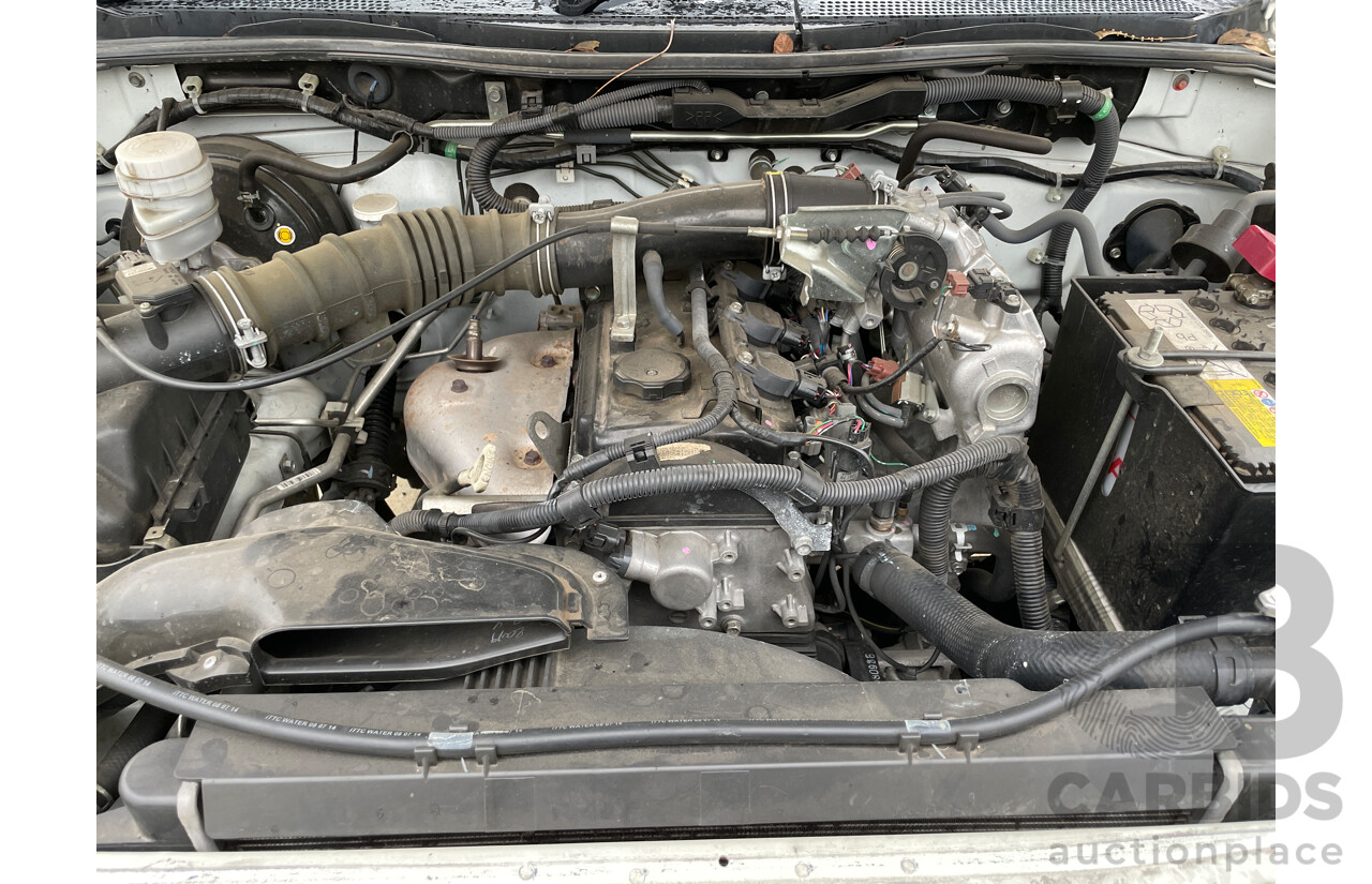 10/2014 Mitsubishi Triton GL MN MY14 UPDATE C/Chas White 2.4L