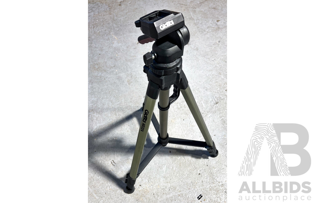 Glottos HD324 Tripod Missing Plate 65cm High.