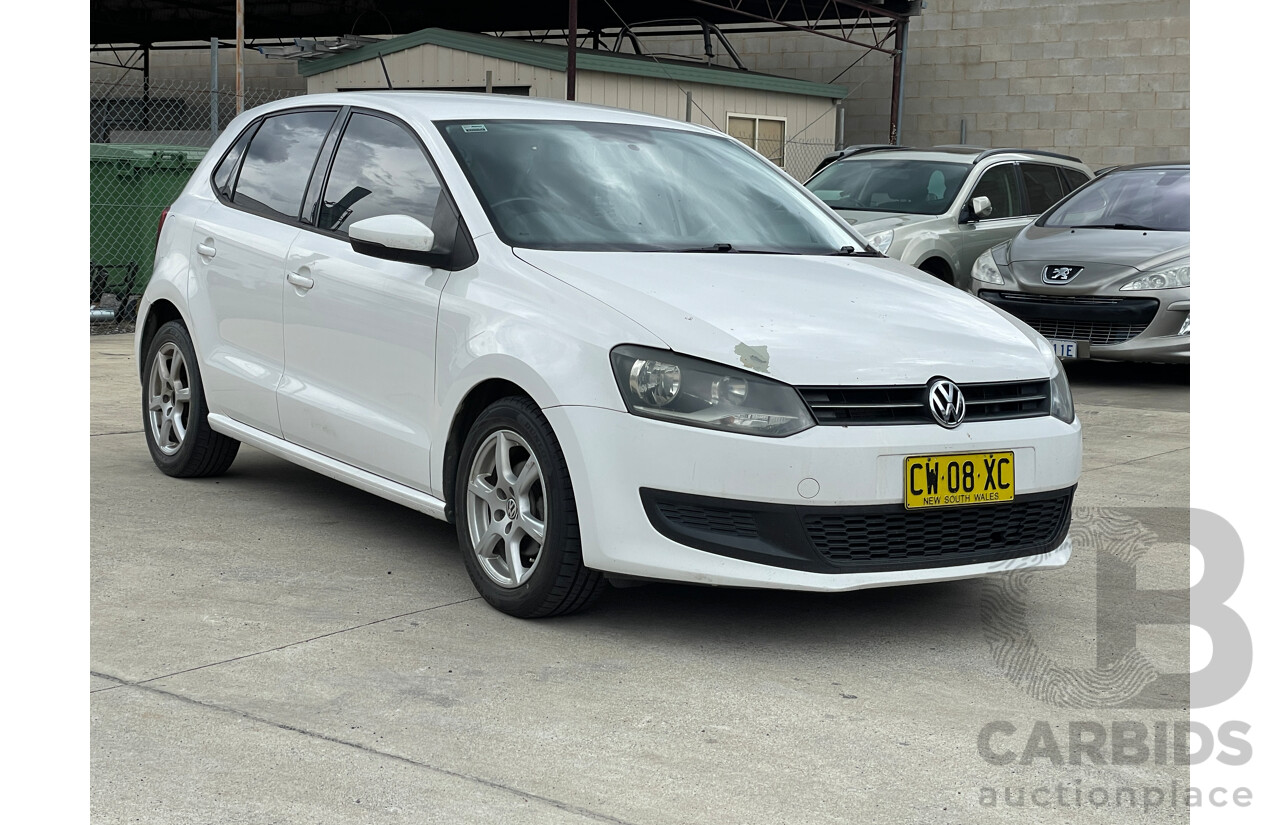 5/2010 Volkswagen Polo 66 TDI Comfortline 6R 5d Hatchback White 1.6L
