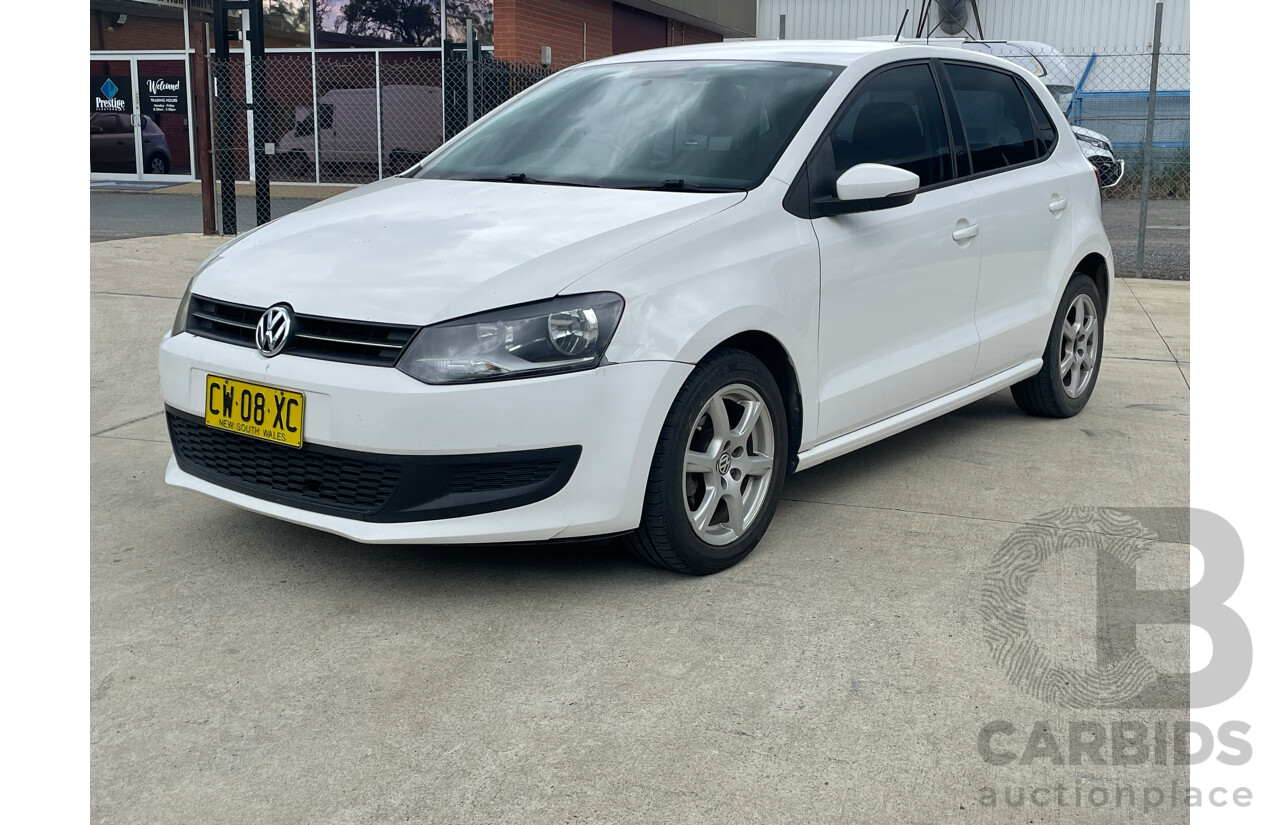 5/2010 Volkswagen Polo 66 TDI Comfortline 6R 5d Hatchback White 1.6L