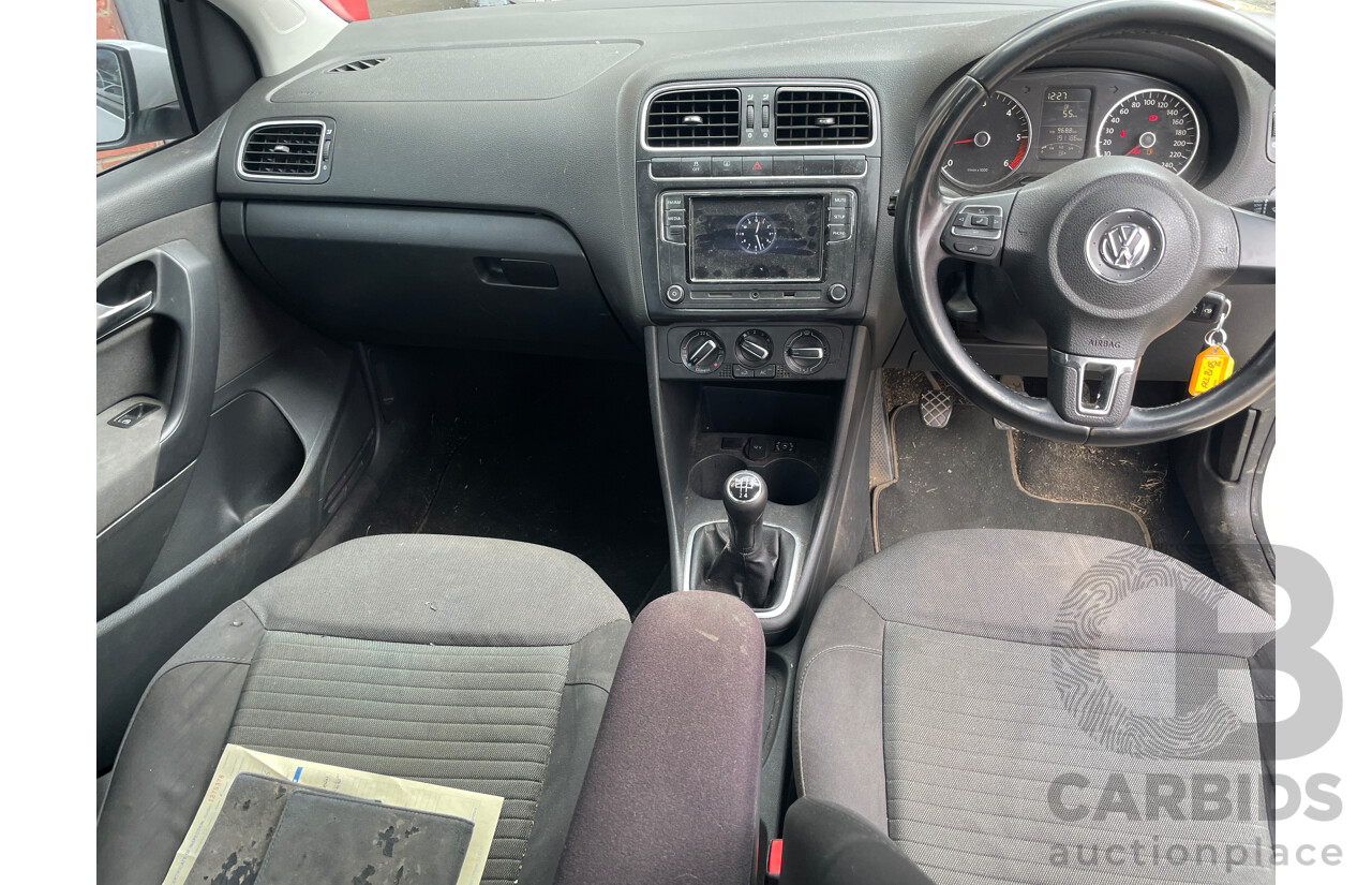 5/2010 Volkswagen Polo 66 TDI Comfortline 6R 5d Hatchback White 1.6L