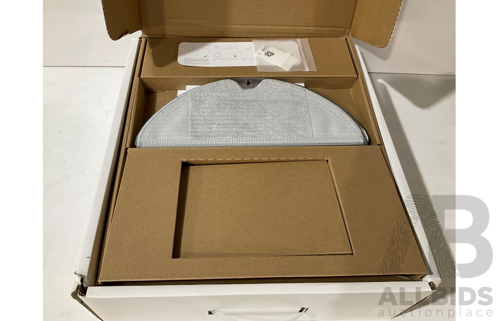 XIAOMI (STYTJO1ZHM) Mi Robot Vacuum - Mop (USED) - ORP $589.00