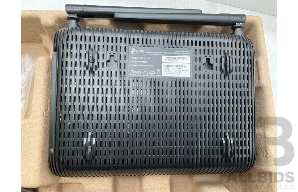 KOGAN SmarterHome White LED Ceiling Light, KOGAN Internet Wireless Modem & Router & KOGAN Bluetooth Portable Keyboard - Lot of 3 - Total ORP $174.99