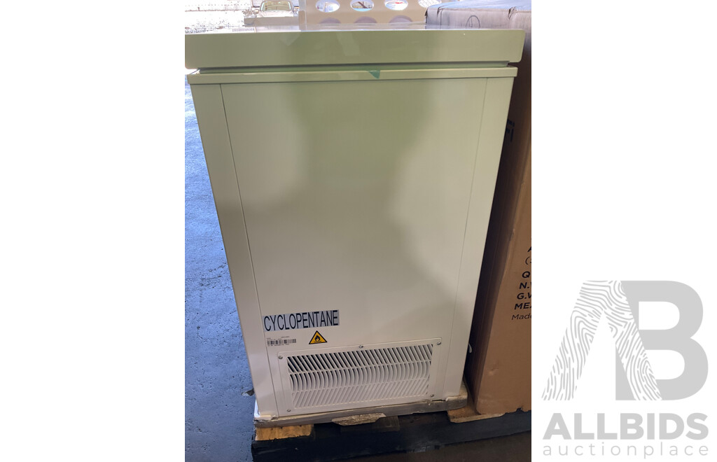 KOGAN 99L Chest Freezer (White) - ORP $249.00