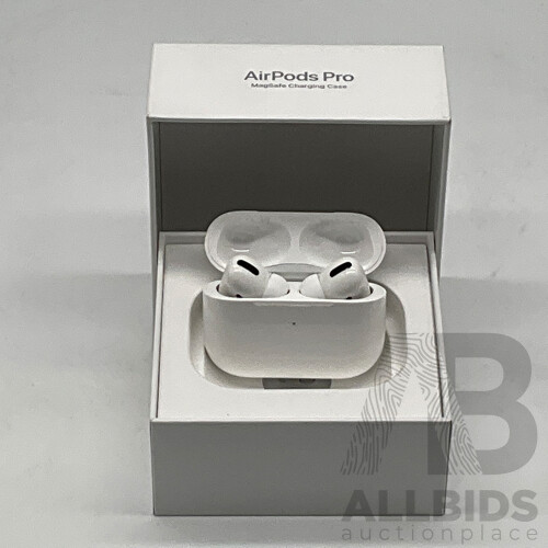 APPLE (MLWK3ZA/A) AirPods Pro With Noise Cancelling and Charging Case - ORP $369.00