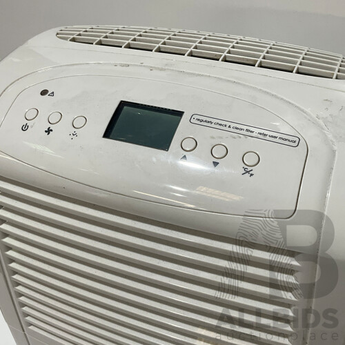 AUSCLIMATE (WDH-930DA) NWT Large 35L Dehumidifier  - SHARPER IMAGE Power Percussion Deep Tissue Massager - Total ORP $724.99