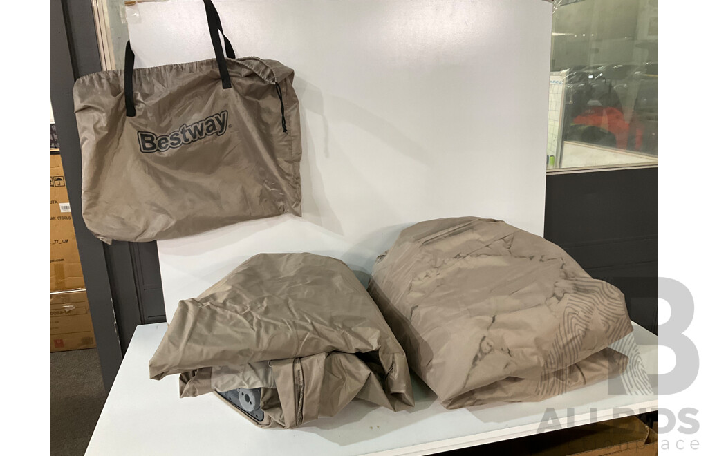 BESTWAY (P3041) Queen Inflatable Mattresses With Built in Electrical Pump - Estimated ORP $158