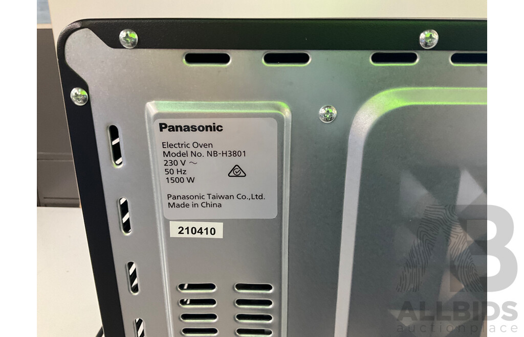 PANASONIC (NB-H3801KST) 38L Electric Benchtop Oven With Rotisserie - ORP $389.00