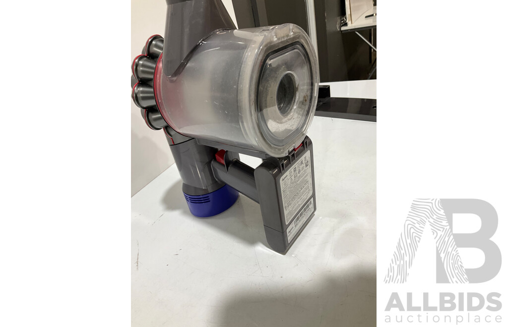 DYSON (278176-01) V7 Motorhead Vacuum - ORP $449.00