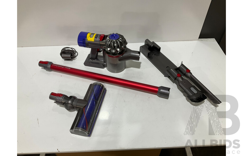 DYSON (278176-01) V7 Motorhead Vacuum - ORP $449.00