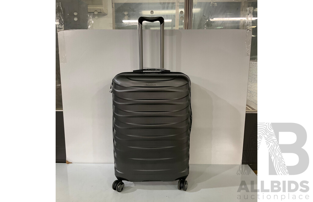 RICARDO BEVERLY HILLS Luggage Set 3 Piece - ORP $299.99