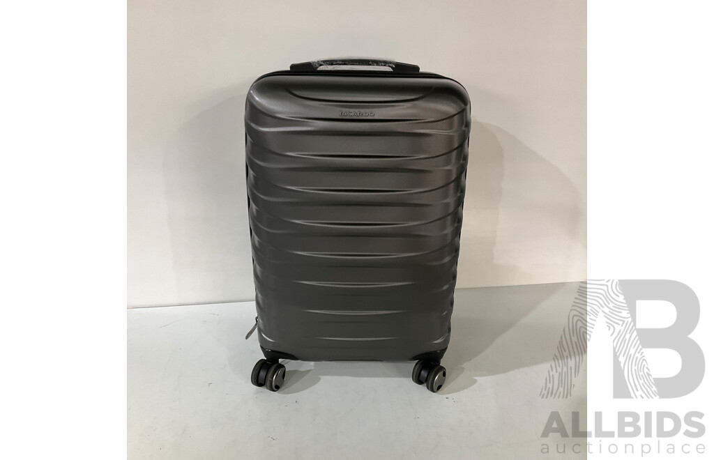 RICARDO BEVERLY HILLS Luggage Set 3 Piece - ORP $299.99