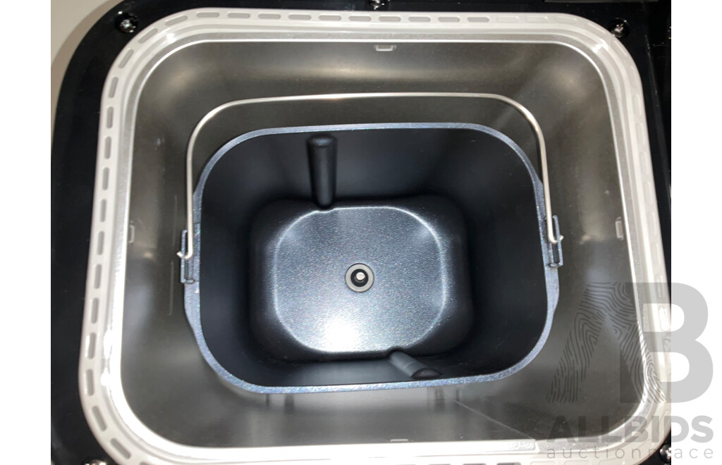 PANASONIC (SD-YR2550) Stainless Steel Bread Maker With Dual Dispenser - ORP $439.00