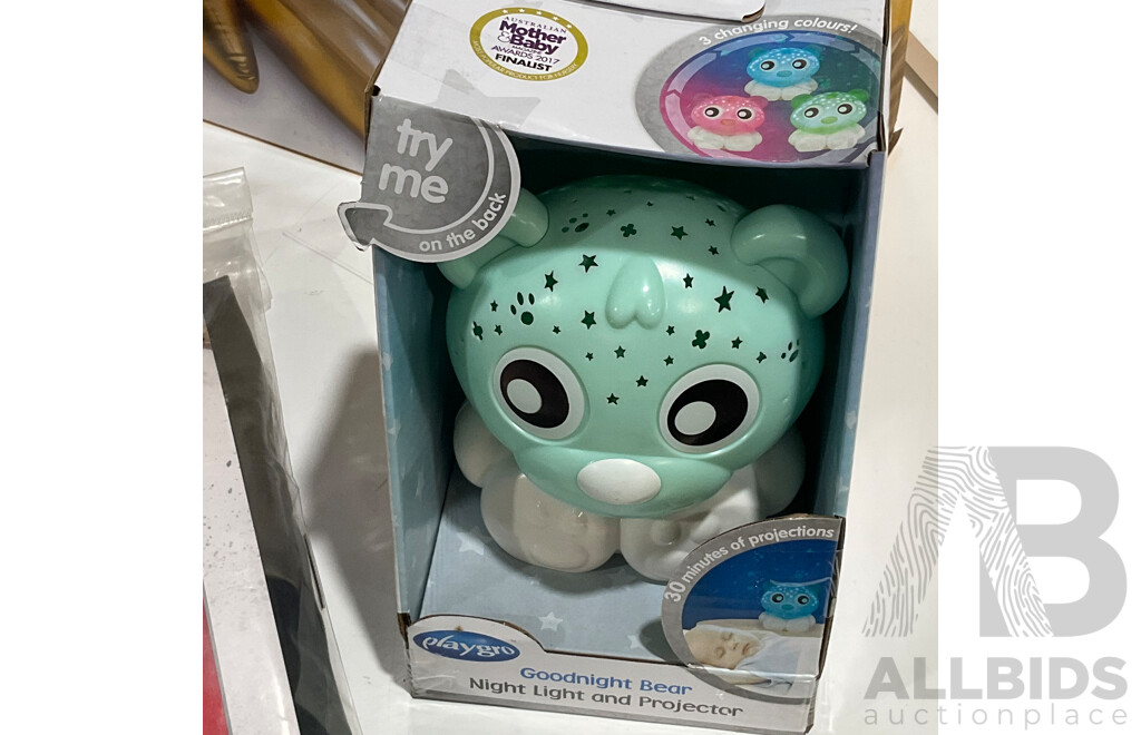 INTEX Sand and Summer Shimmering Gold Pool Lounger (X2) STAR WARS (REY) Character Costume (X2) and Assorted Items- Lot of 8 - ORP $349.99