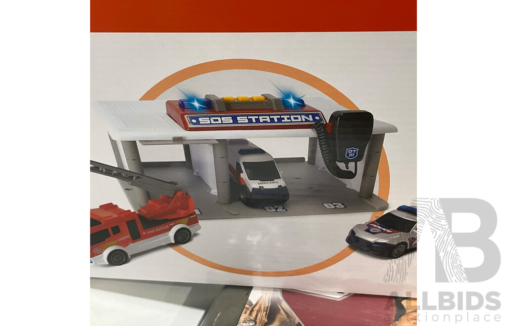 INTEX Sand and Summer Shimmering Gold Pool Lounger (X2) STAR WARS (REY) Character Costume (X2) and Assorted Items- Lot of 8 - ORP $349.99