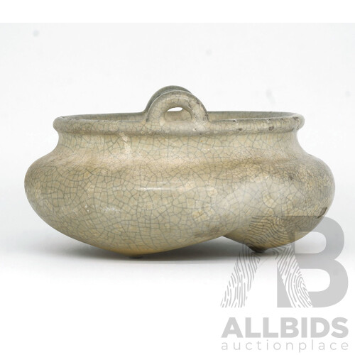 Chinese Geyao Tripod Censer, Song Dynasty or Later, Glaze Loss and Degradation, Hairline Crack