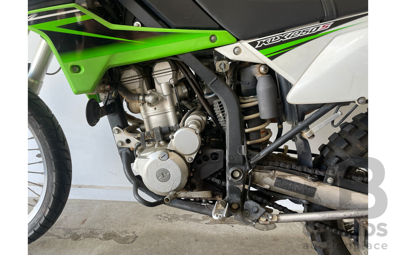 2/2010 Kawasaki KLX250S 249cc Motor Bike