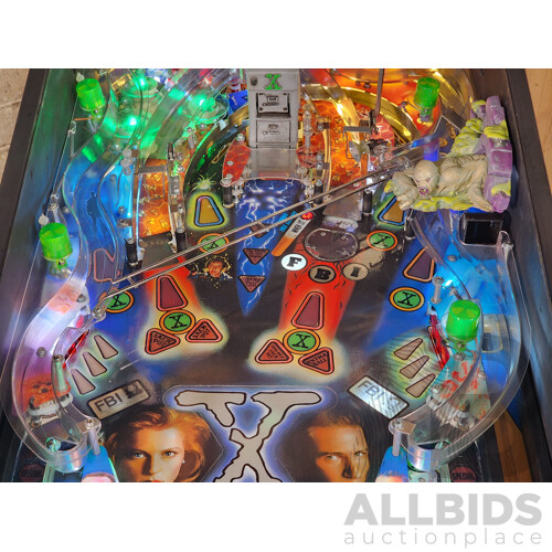 09/1997 the X-Files (46) Sega Pinball Solid State Electronic Pinball Machine