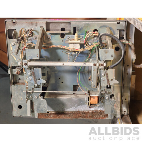 10/1979 Genie (435) D. Gottlieb & Co. Solid State Electronic Pinball Machine